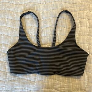 Vuori sports bra- size Small, LNWOT
